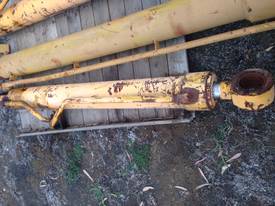 Hydraulic ram  - picture0' - Click to enlarge