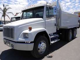 FREIGHTLINER FL80 - picture0' - Click to enlarge