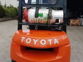 Toyota 42-7FG25 Counterbalance forklift - picture0' - Click to enlarge