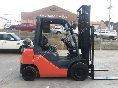 caption Used Toyota 8FG20 LPG forklift