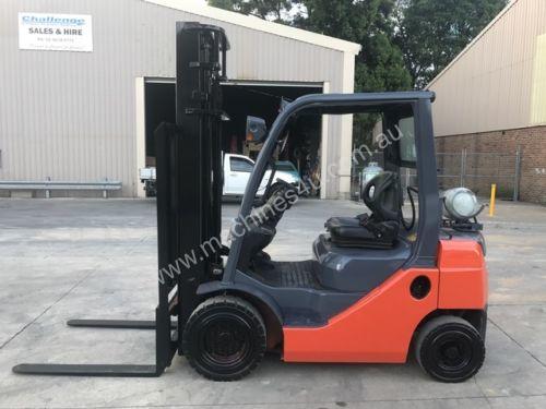 caption Used Toyota 8FG20 LPG forklift