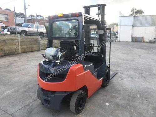 caption Used Toyota 8FG20 LPG forklift