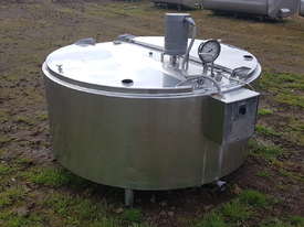 STAINLESS STEEL TANK, MILK VAT 900 LT - picture0' - Click to enlarge