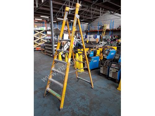 Gorilla Platform Ladder Fiberglass 1.7 Meter Industrial Stock Picking Ladders