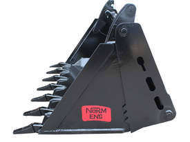 New Norm Engineering 4-in-1 Bucket for ASV-RT30 Skid Steer - picture2' - Click to enlarge