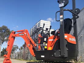 Kubota K008-3 Micro Excavator - picture2' - Click to enlarge