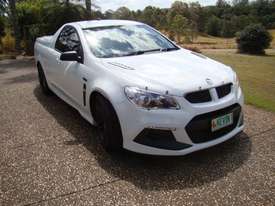 HOLDEN MALOO VFHSV R8 SPORTS UTILITY 30TH ANNIVERSARY EDITION BUILD 64 OF 200 - picture0' - Click to enlarge