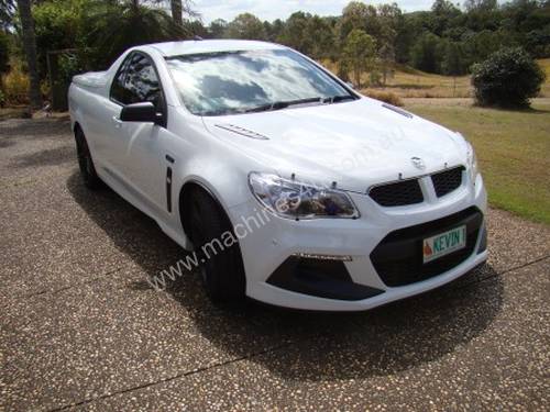 HOLDEN MALOO VFHSV R8 SPORTS UTILITY 30TH ANNIVERSARY EDITION BUILD 64 OF 200