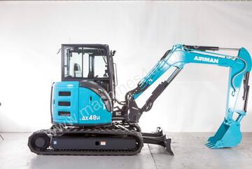 4.8 Tonne Excavator with Buckets & Ripper for  