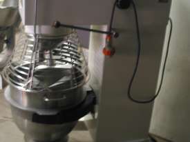  FOOD / DOUGH MIXER BEAR 80 litre - picture0' - Click to enlarge