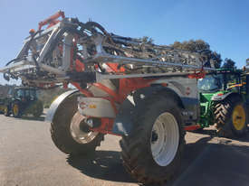 Kuhn Oceanis 7700 Boom Spray Sprayer - picture2' - Click to enlarge