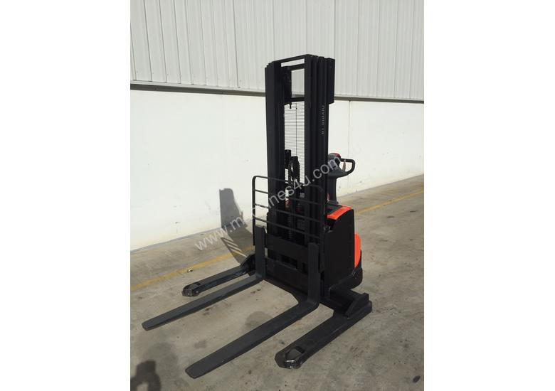 caption BT Forklifts SWE120S