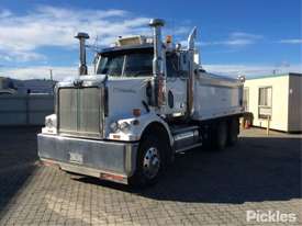 2011 Western Star 4800FX - picture2' - Click to enlarge
