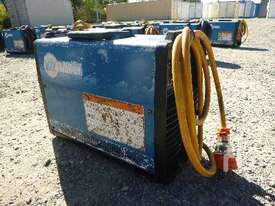 MILLER ELECTRIC MAXSTAR 200DX Welder - picture0' - Click to enlarge