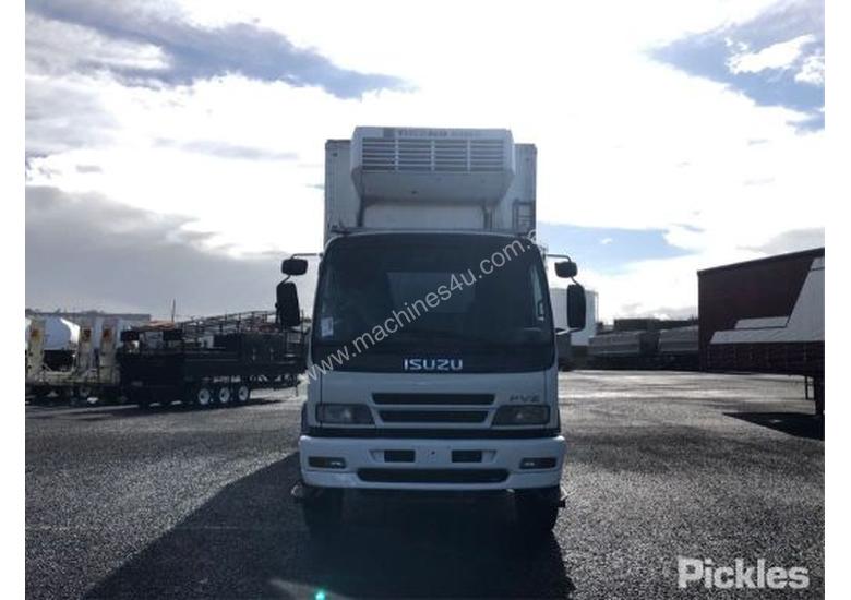 caption 2006 Isuzu FVZ1400 LWB