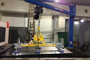 Vacuum lift - sheetmetal handling and loading for fiber laser cutter