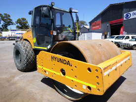 2013 Hyundai HR140C-9 Vibratory Smooth Drum Roller (GA1181) - picture1' - Click to enlarge