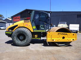 2013 Hyundai HR140C-9 Vibratory Smooth Drum Roller (GA1181) - picture2' - Click to enlarge