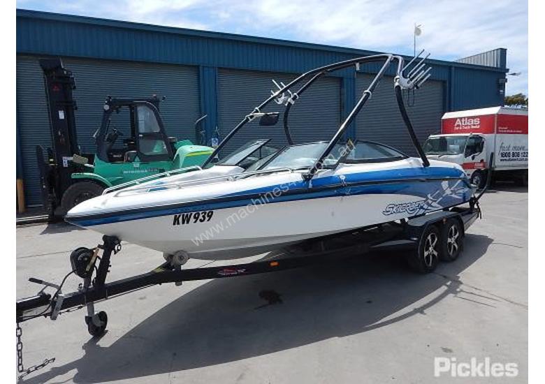 Buy Used skicraft 2011 Skicraft X Air Bow Rider Trailers in , Listed