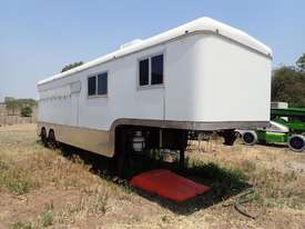 10/1980 Hawkins Engineering / Homemade Tandem 6 Horse Float with Accommodation Gooseneck Trailer - picture0' - Click to enlarge