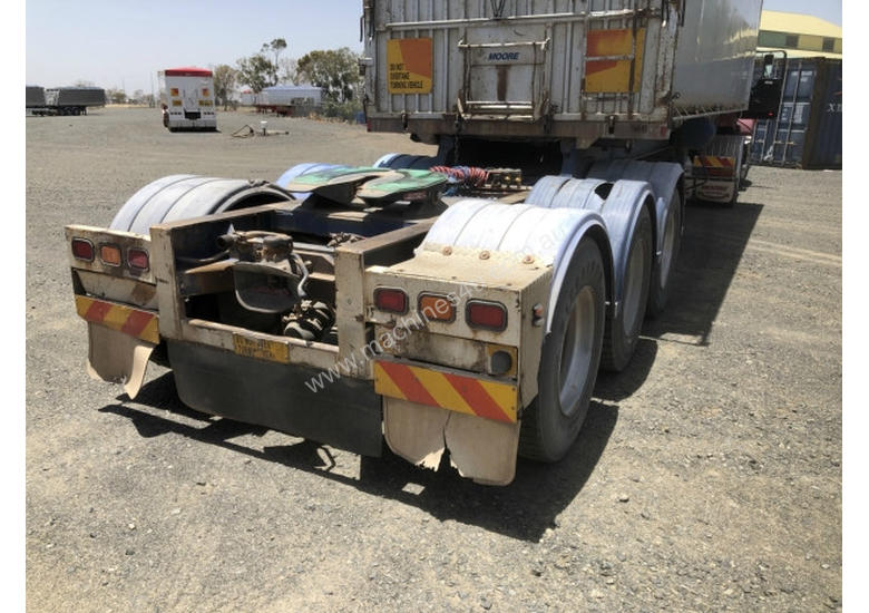 caption Moore B/D Lead/Mid Tipper Trailer