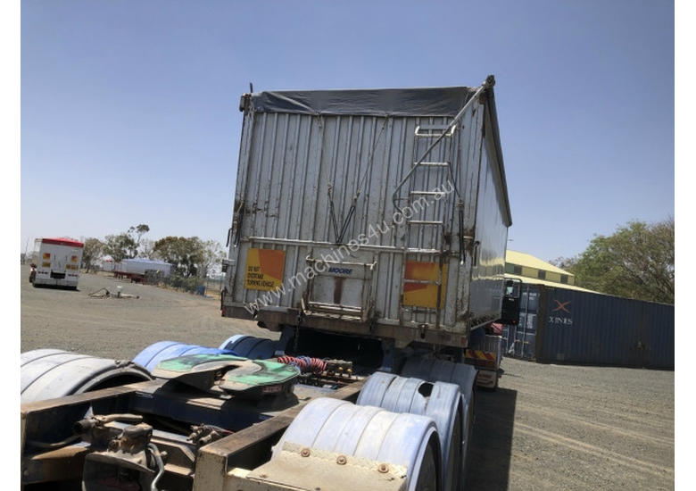 caption Moore B/D Lead/Mid Tipper Trailer