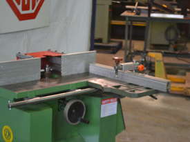 Spindle moulder with sliding table - picture1' - Click to enlarge