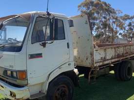 1991 Hino FC Tipper - picture2' - Click to enlarge