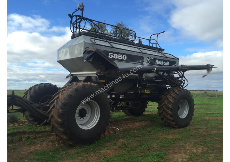 Used 2015 flexicoil Flexicoil 5850 Air Seeder Cart Seeding Planting