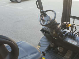 TCM 2500kg LPG Forklift with 4500mm Two Stage Mast - picture2' - Click to enlarge