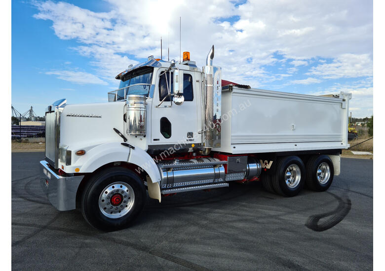 caption Western Star 4864FX Tipper Truck