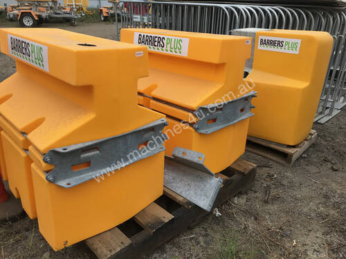 Brand new Absorb 350 Crash Barrier System