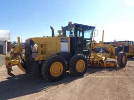 Komatsu GD55-3A Grader - picture2' - Click to enlarge