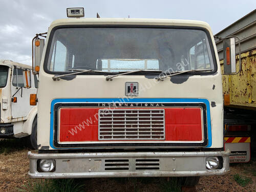 International Acco 1830A/B/C/D Tray Truck