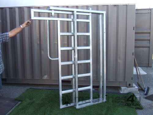caption Cattle Sliding Gate