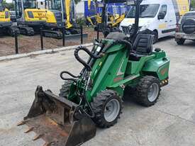 Used Avant 520+ Mini Loader - picture0' - Click to enlarge