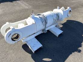 Unit Rig MT4400 - Front Suspension Cylinder - picture1' - Click to enlarge