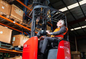 New 1.4T Electric Sit-on Reach Truck For Sale