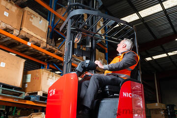   1.4T Electric Sit-on Reach Truck For Sale