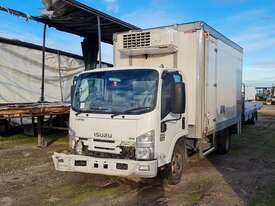 Isuzu NPR - picture2' - Click to enlarge