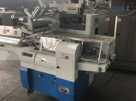 Horizontal packing machine - picture0' - Click to enlarge