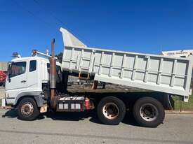Truck Tipper Mitsubishi FU 6x4 2005 42500GCM SN1174 KR6092 - picture2' - Click to enlarge