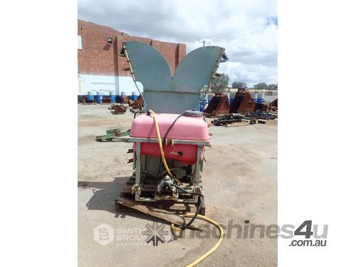 3 POINT LINKAGE 200 LITRE SPRAYER