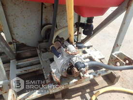 3 POINT LINKAGE 200 LITRE SPRAYER - picture2' - Click to enlarge