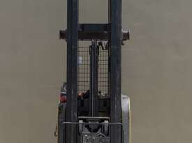 1.5T Hyster N35ZDR2 Battery Electric Reach Stand Up - picture1' - Click to enlarge