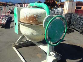 UNIMEC PETROL CEMET MIXER - picture0' - Click to enlarge