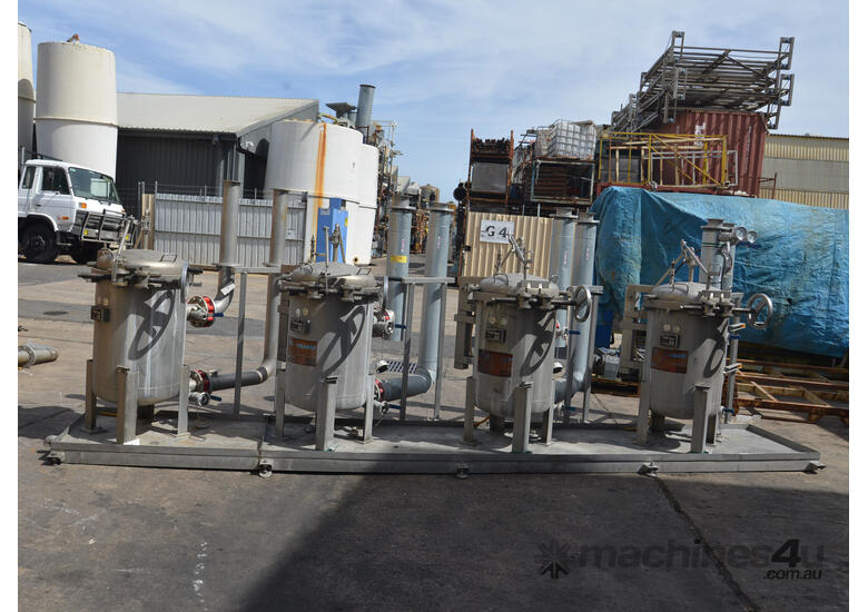 caption Manifolded 4 set Hayward GAF Eaton 4 bag filter stainless steel pressure housing