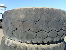 4 X USED 525/80R25 EARTHMOVING TYRES - picture2' - Click to enlarge