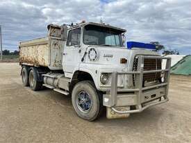 Ford L9000 - picture0' - Click to enlarge