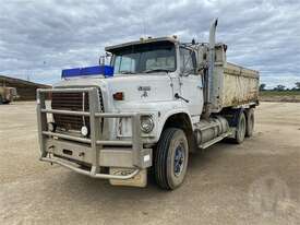 Ford L9000 - picture1' - Click to enlarge